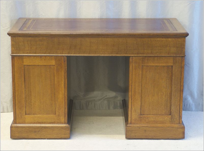 2076 Small Antique Oak Pedestal Desk Rear